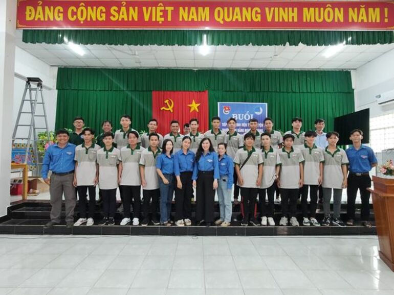Phú Hưng tiếp nhận sinh viên tình nguyện Trường Cao Đẳng Nghề An Giang