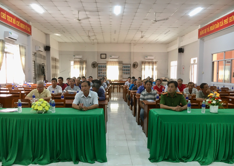 Công an xã Phú Hưng tập huấn hướng dẫn nghiệp vụ cho lực lượng đội dân phòng, tổ tự quản