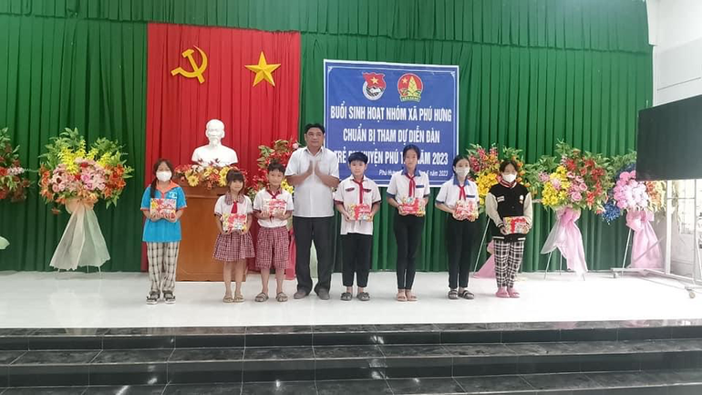 Phú Hưng tổ chức “ diễn đàn trẻ em” năm 2023